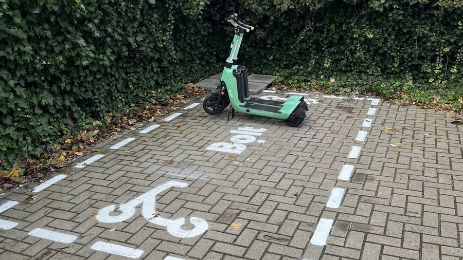Parkfläche vom E-Scooter in Bremen-Woltmershausen