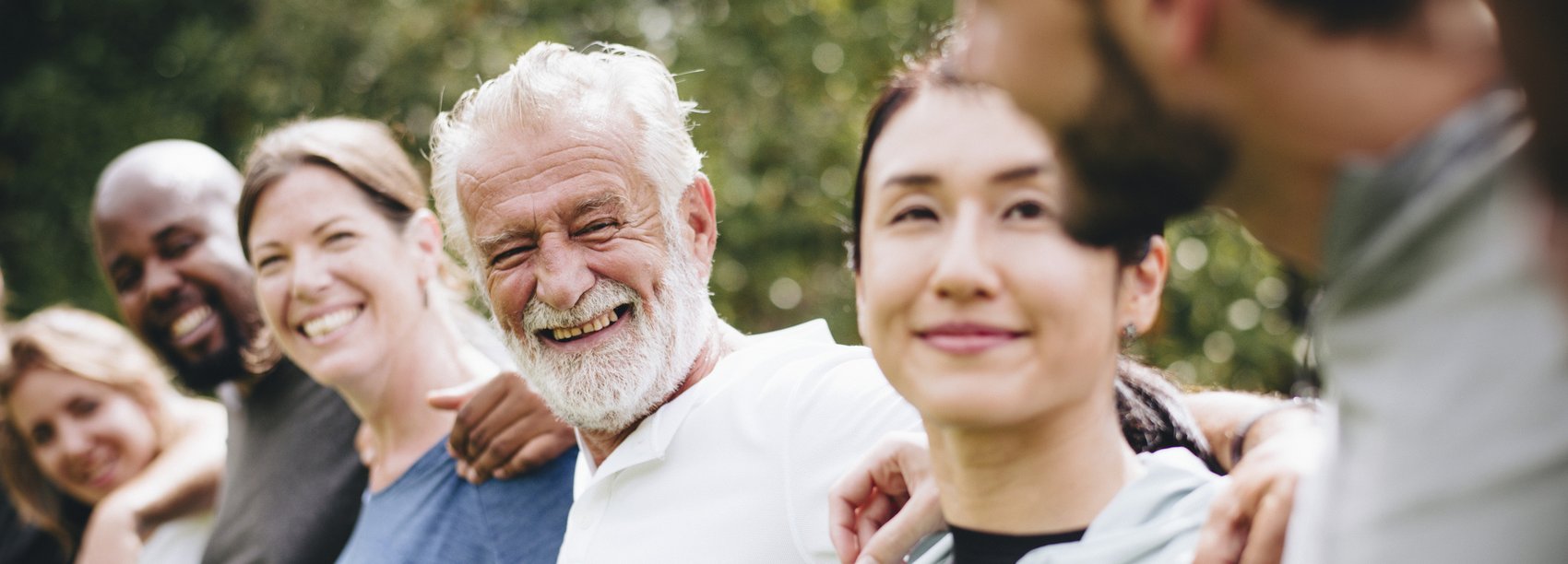 Gruppe von mehreren Menschen