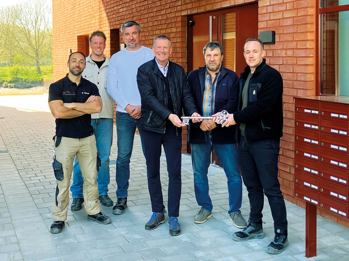 Schlüsselübergabe für das Kistner Carré mit H. Yilmaz, M. Tönnies, A. Dück, J. Straka, H. Meier